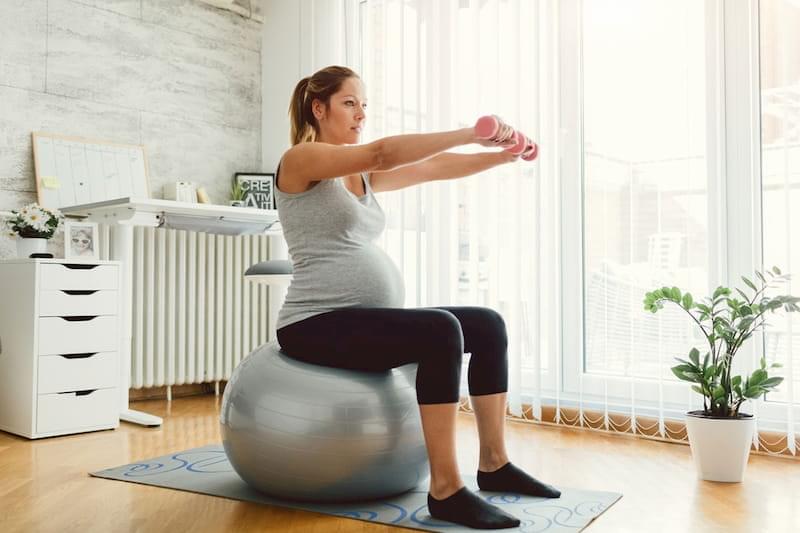 Почему беременным нужно выполнять физические упражнения